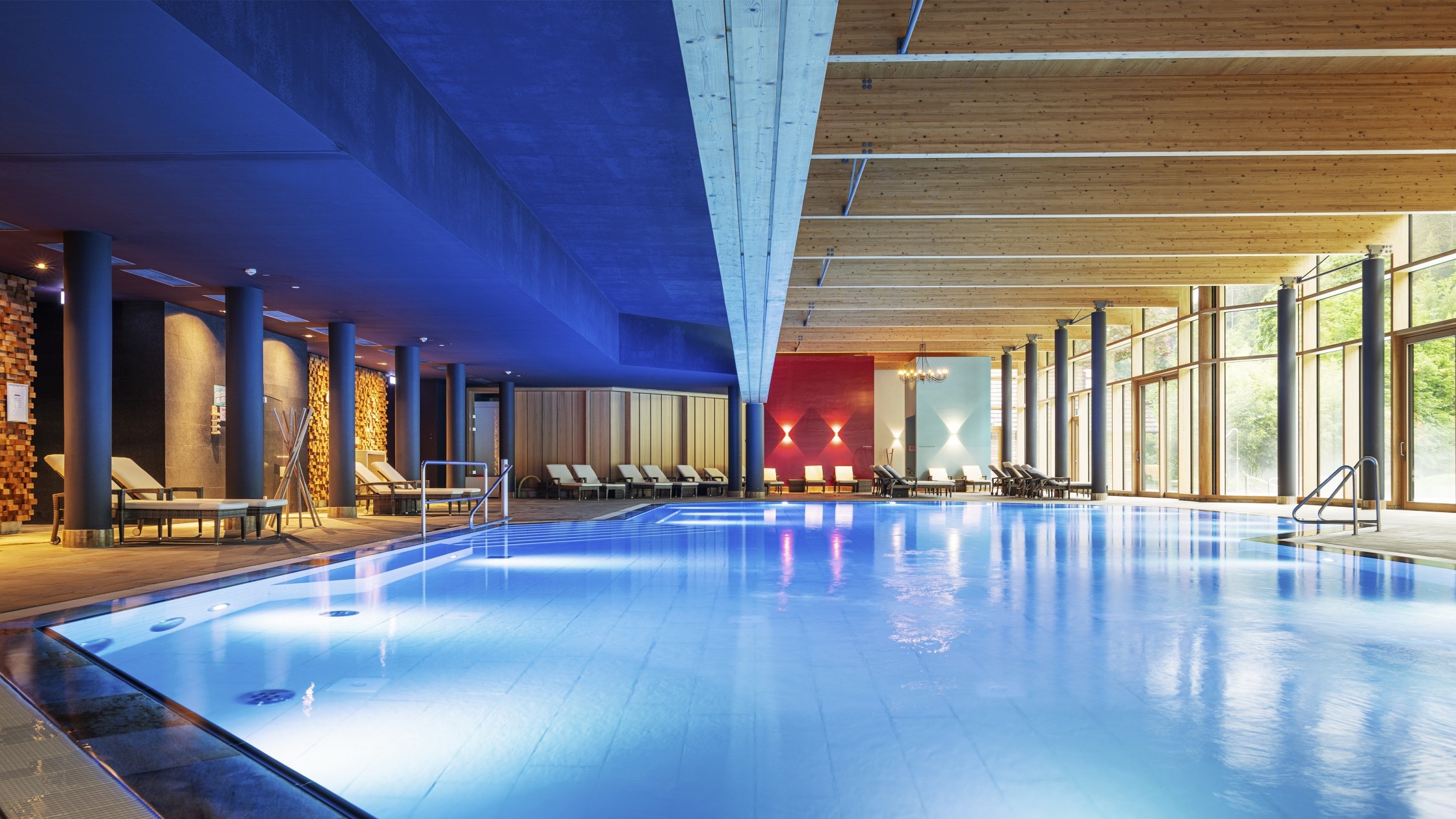 Mineral Therme Innenbecken ganz